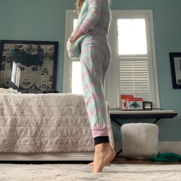 Fluffy lamacorn pajamas with pockets size (10-12) - Picture 6 of 6